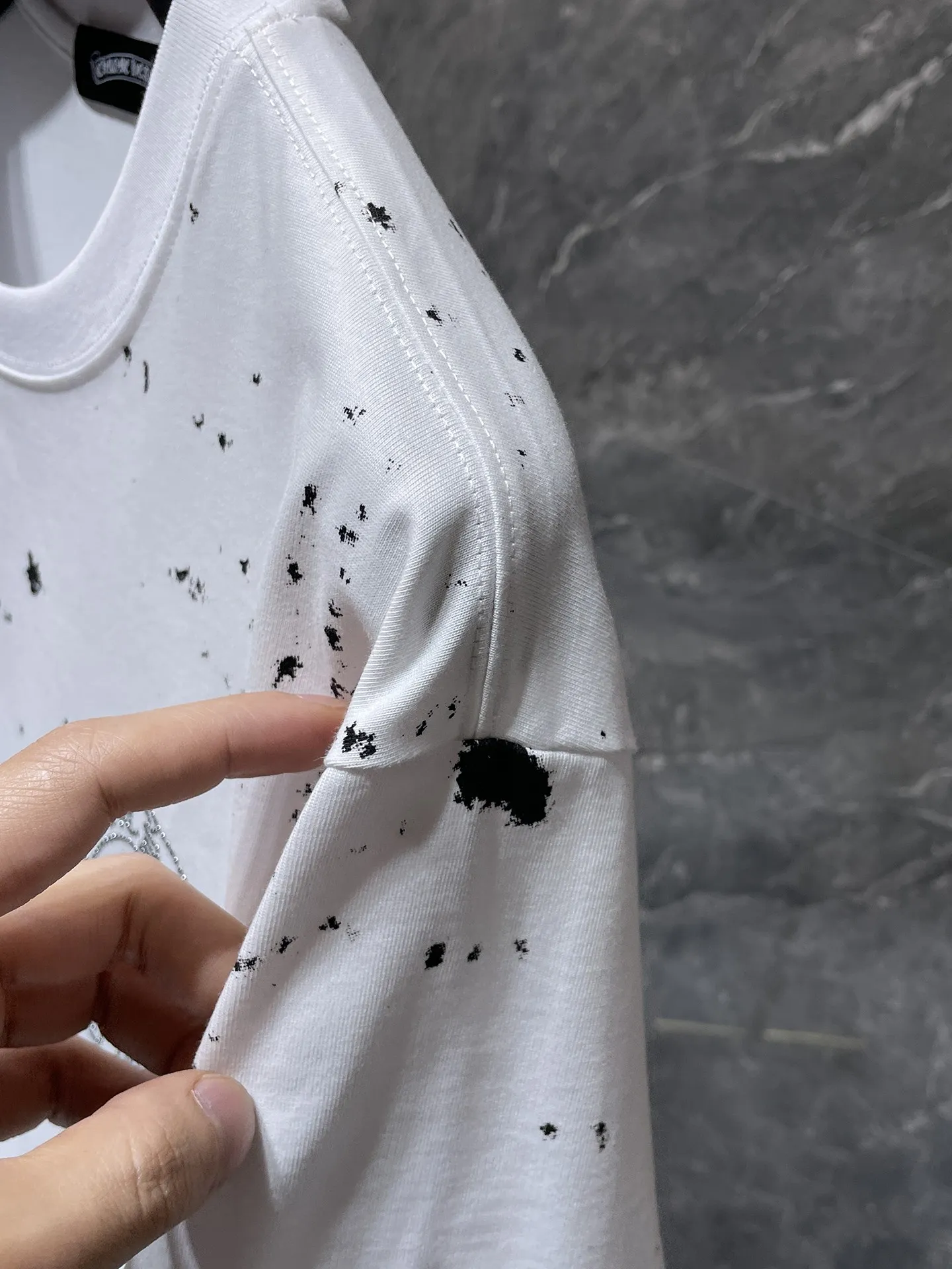 P160 New Chrome Hearts 25ss for summer. High gram weight, environmentally friendly and high-quality top-grade fabric. 260g~270g. Chrome graffiti splashed ink and hot diamond horseshoe short sleeves. Counter synchronization. 1:1 replica version. Recommended colors: white, black. Size: S, M, L, XL.